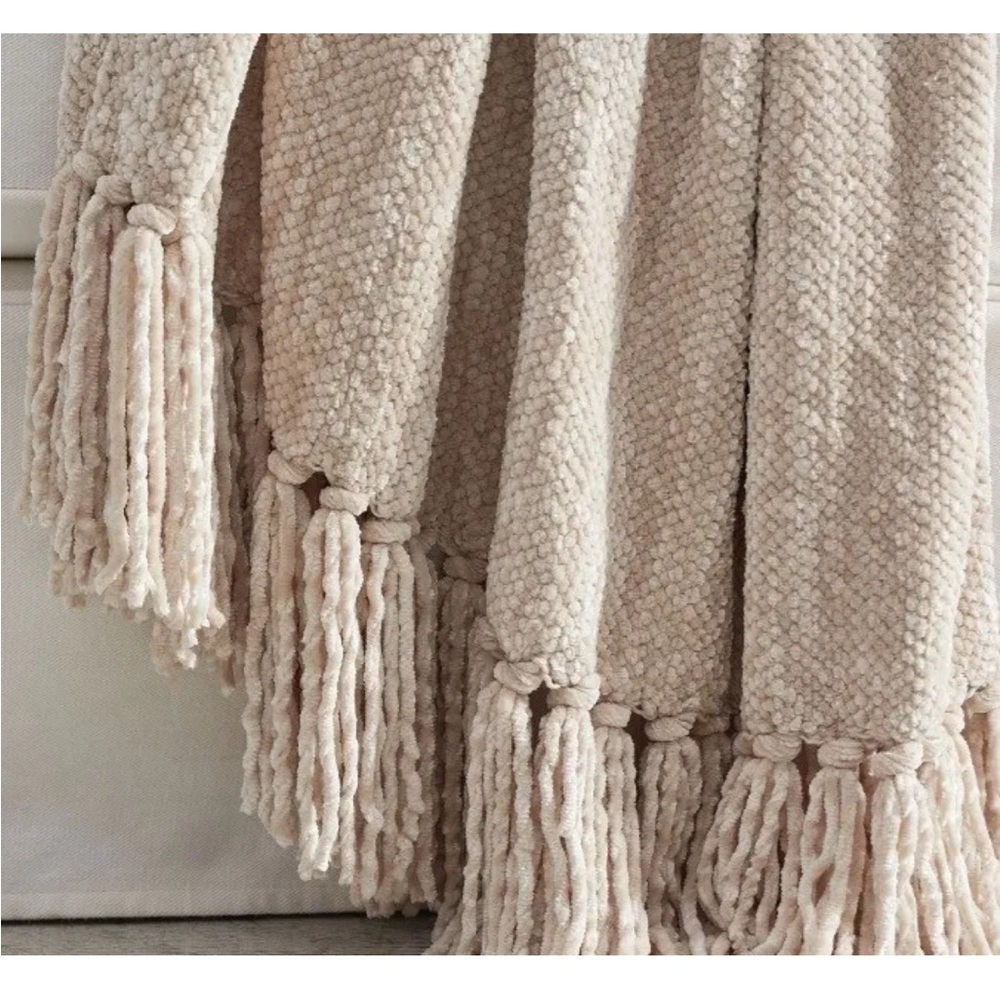 NWT Pottery Barn Chenille Fringe Throw Neutral color